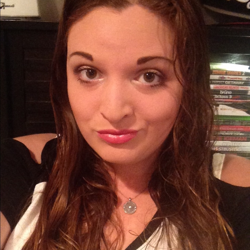 Meet your Posher, Alyssa